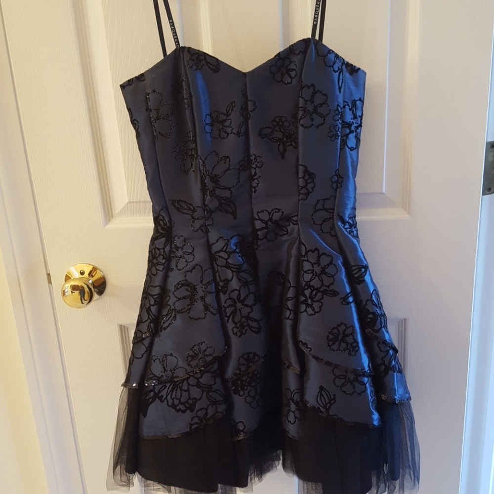 Gorgeous Strapless Mini Gown with Petticoat 🌚